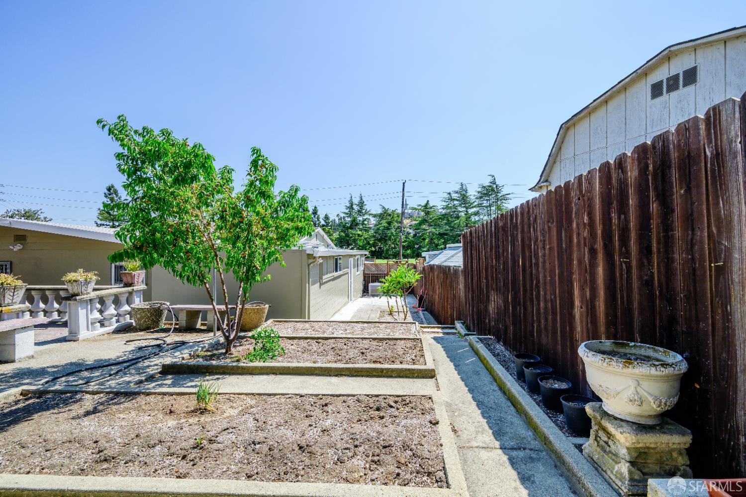 Detail Gallery Image 67 of 99 For 19652 Stanton Ave, Castro Valley,  CA 94546 - 6 Beds | 4 Baths