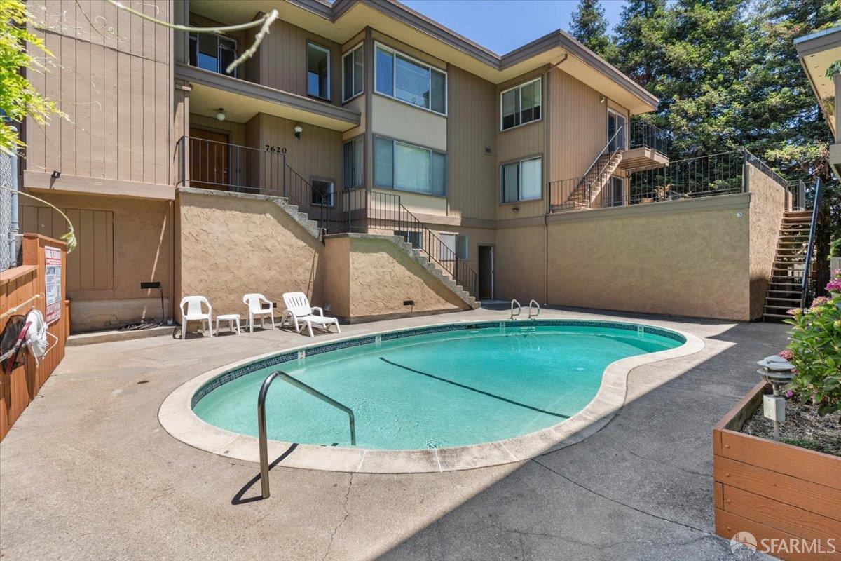 Detail Gallery Image 39 of 40 For 7620 Mountain Blvd #12,  Oakland,  CA 94605 - 2 Beds | 2 Baths
