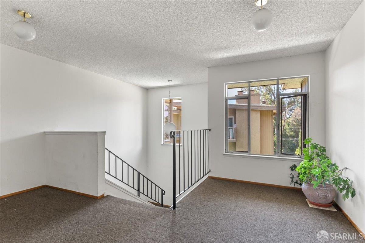 Detail Gallery Image 27 of 40 For 7620 Mountain Blvd #12,  Oakland,  CA 94605 - 2 Beds | 2 Baths