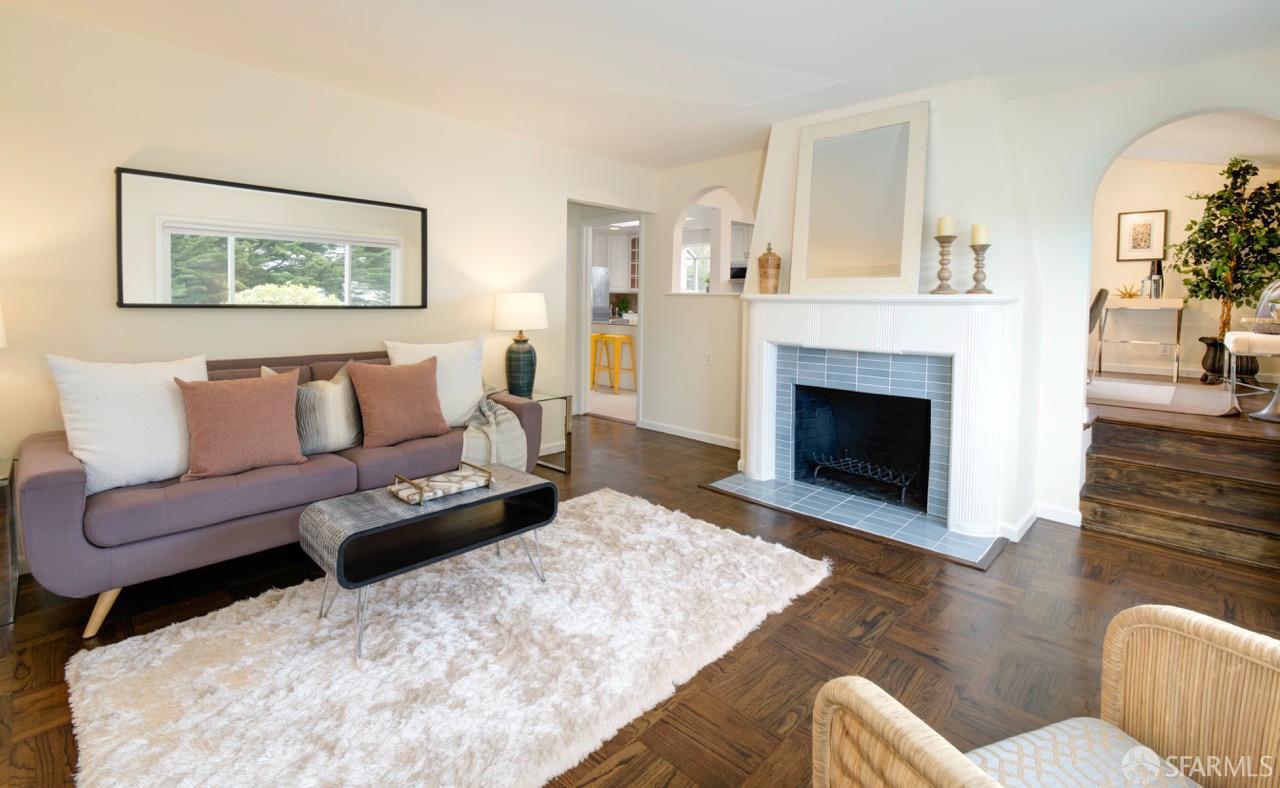 Detail Gallery Image 2 of 17 For 636 Edgemar Ave, Pacifica,  CA 94044 - 3 Beds | 1/1 Baths
