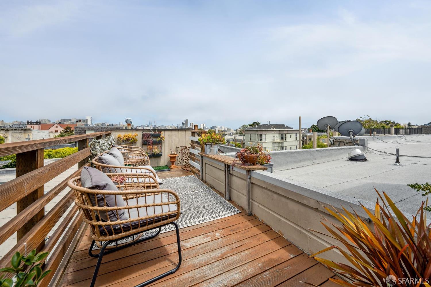Detail Gallery Image 35 of 38 For 2922 Pine St, San Francisco,  CA 94115 - 2 Beds | 2 Baths