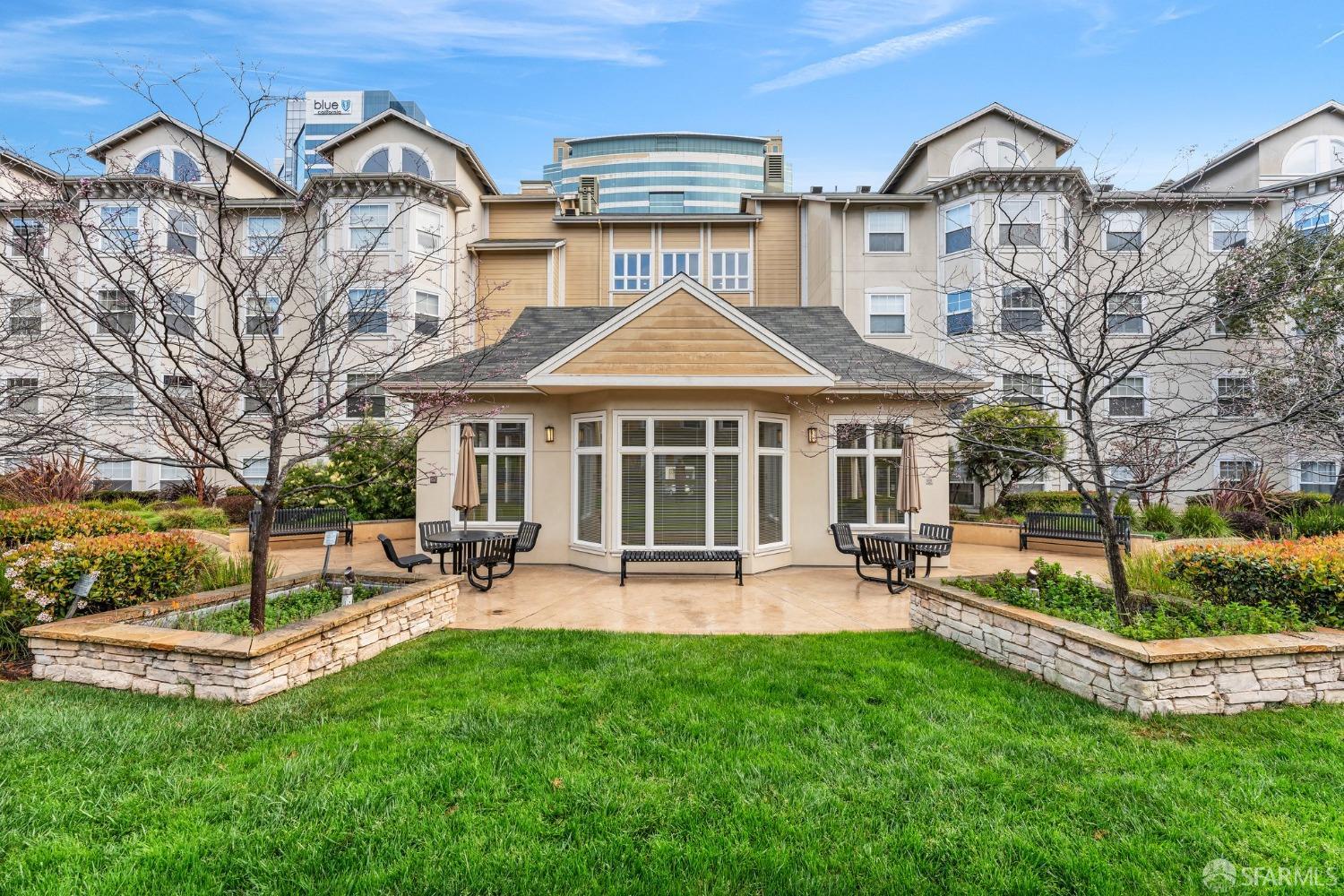 Detail Gallery Image 33 of 44 For 555 10th St #102,  Oakland,  CA 94607 - 2 Beds | 2 Baths