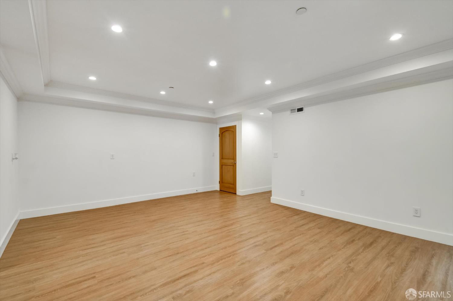 Detail Gallery Image 14 of 58 For 62 Vernon St, San Francisco,  CA 94132 - 7 Beds | 5/1 Baths