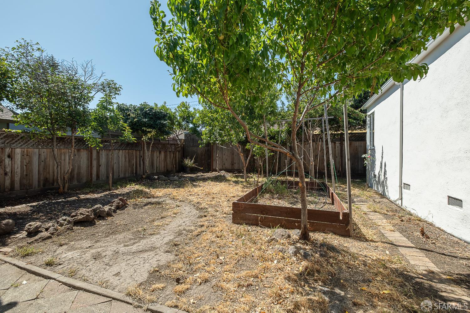 Detail Gallery Image 39 of 43 For 1933 Wayne Ave, San Leandro,  CA 94577 - 3 Beds | 2 Baths
