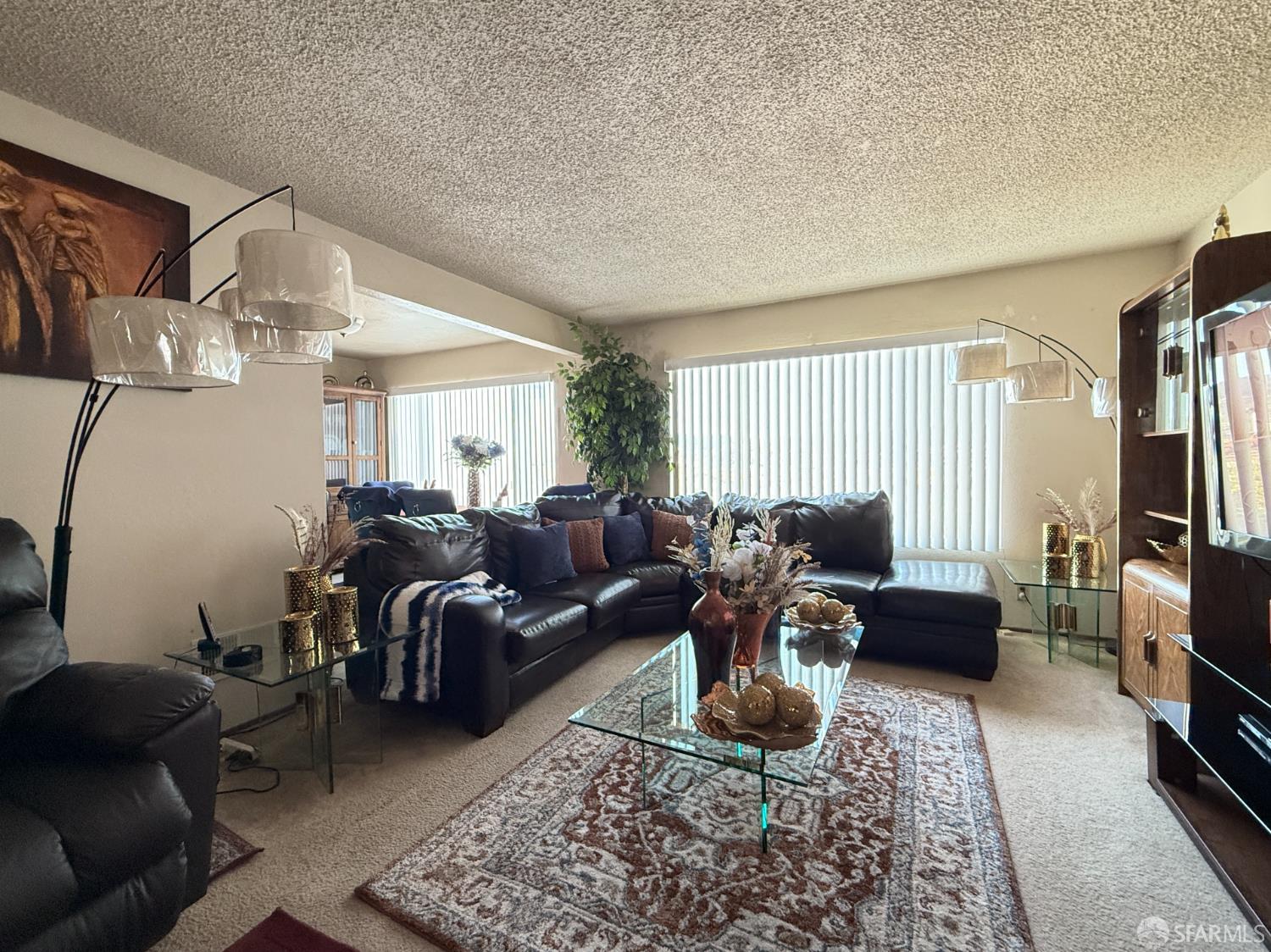 Detail Gallery Image 3 of 20 For 1438 Oakdale Ave, San Francisco,  CA 94124 - 3 Beds | 2 Baths