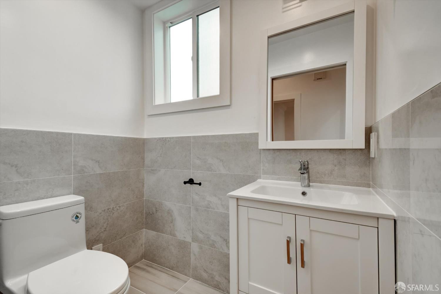 Detail Gallery Image 48 of 58 For 62 Vernon St, San Francisco,  CA 94132 - 7 Beds | 5/1 Baths