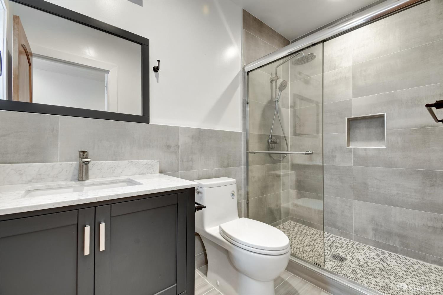 Detail Gallery Image 22 of 58 For 62 Vernon St, San Francisco,  CA 94132 - 7 Beds | 5/1 Baths