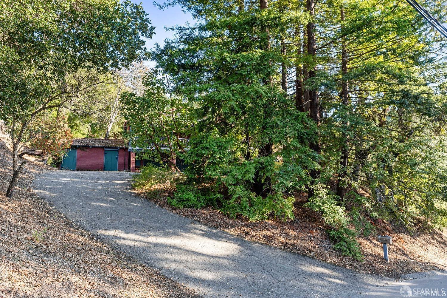 Detail Gallery Image 7 of 23 For 10 Joaquin Rd, Portola Valley,  CA 94028 - 5 Beds | 3/1 Baths