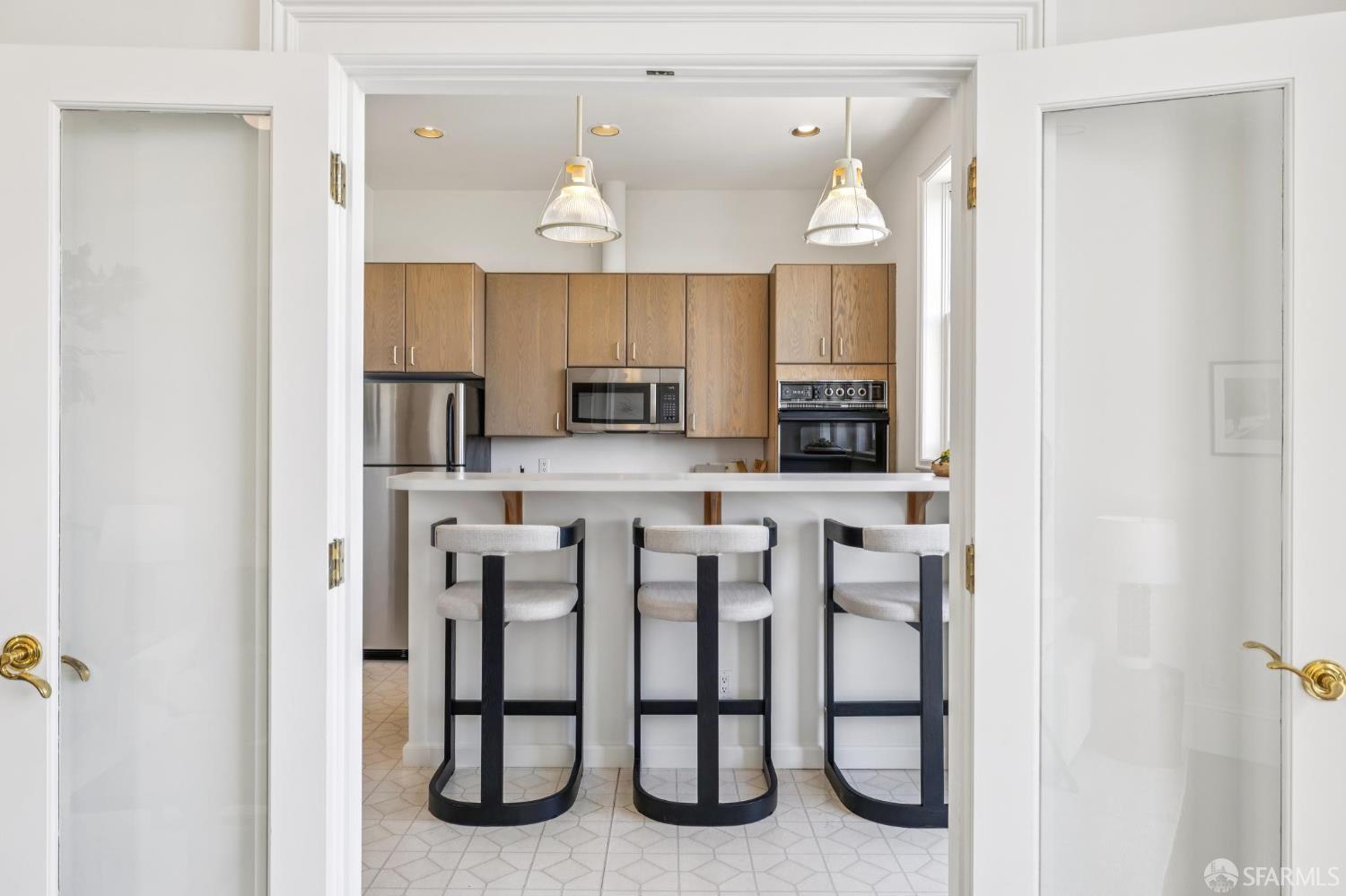 Detail Gallery Image 4 of 27 For 3364 21st St, San Francisco,  CA 94110 - – Beds | – Baths