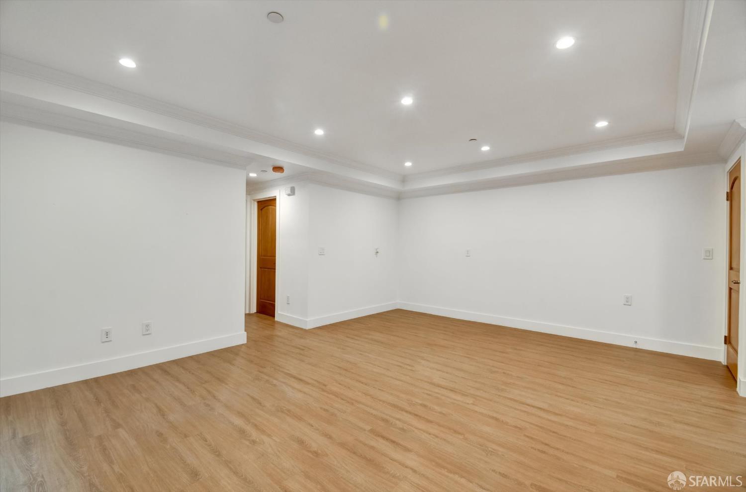 Detail Gallery Image 13 of 58 For 62 Vernon St, San Francisco,  CA 94132 - 7 Beds | 5/1 Baths