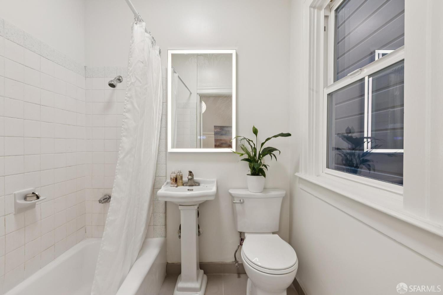 Detail Gallery Image 14 of 25 For 1030 Jackson St, San Francisco,  CA 94133 - 1 Beds | 1 Baths