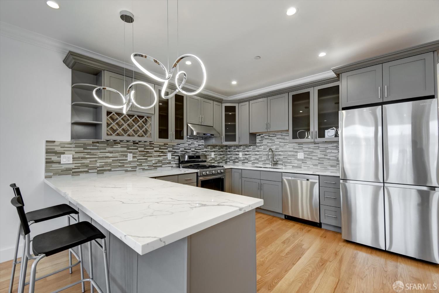Detail Gallery Image 27 of 58 For 62 Vernon St, San Francisco,  CA 94132 - 7 Beds | 5/1 Baths