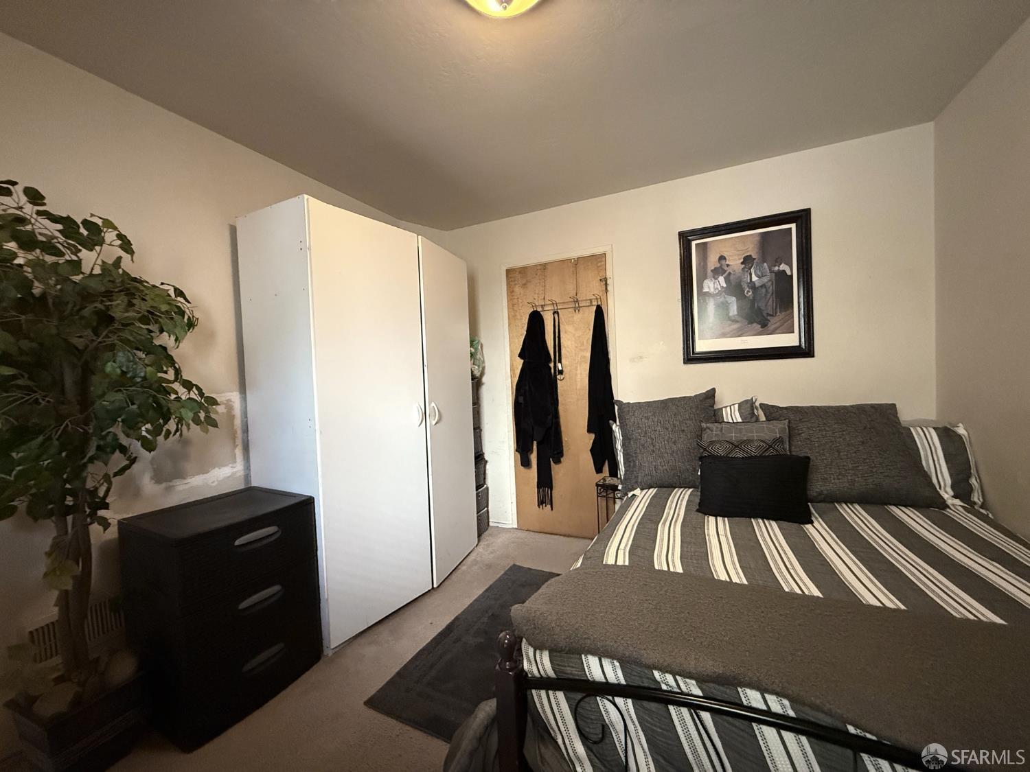 Detail Gallery Image 10 of 20 For 1438 Oakdale Ave, San Francisco,  CA 94124 - 3 Beds | 2 Baths