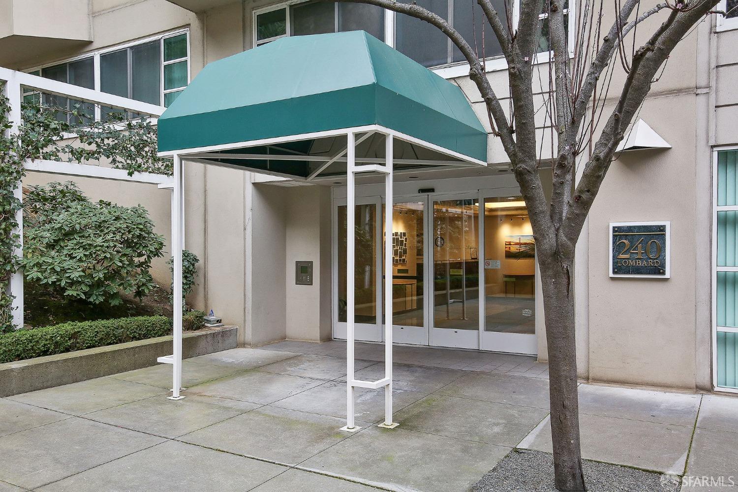 Photo #16: 425053273 Listing: Photo #16