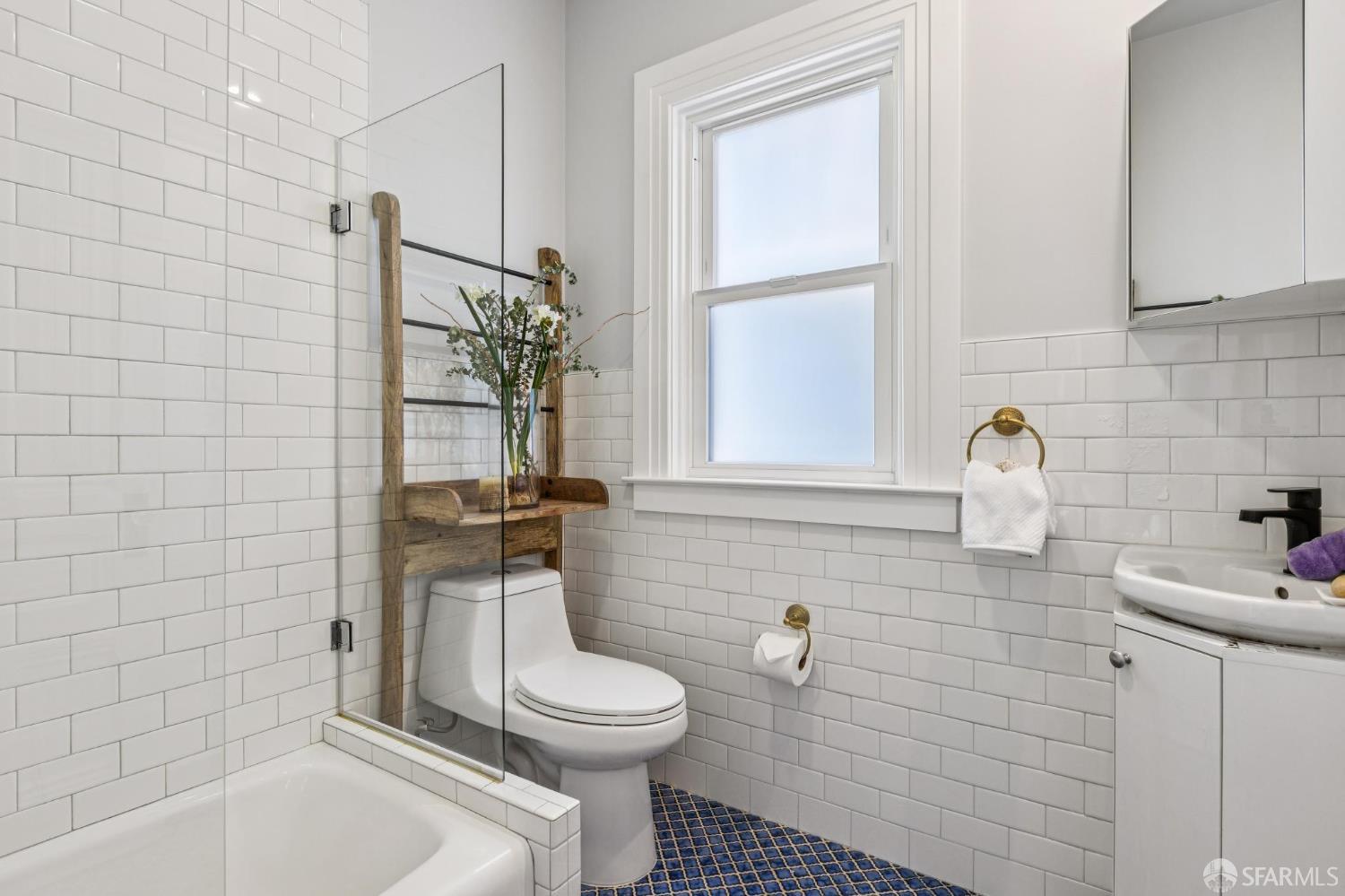 Photo #17: 425053053 Listing: Photo #17