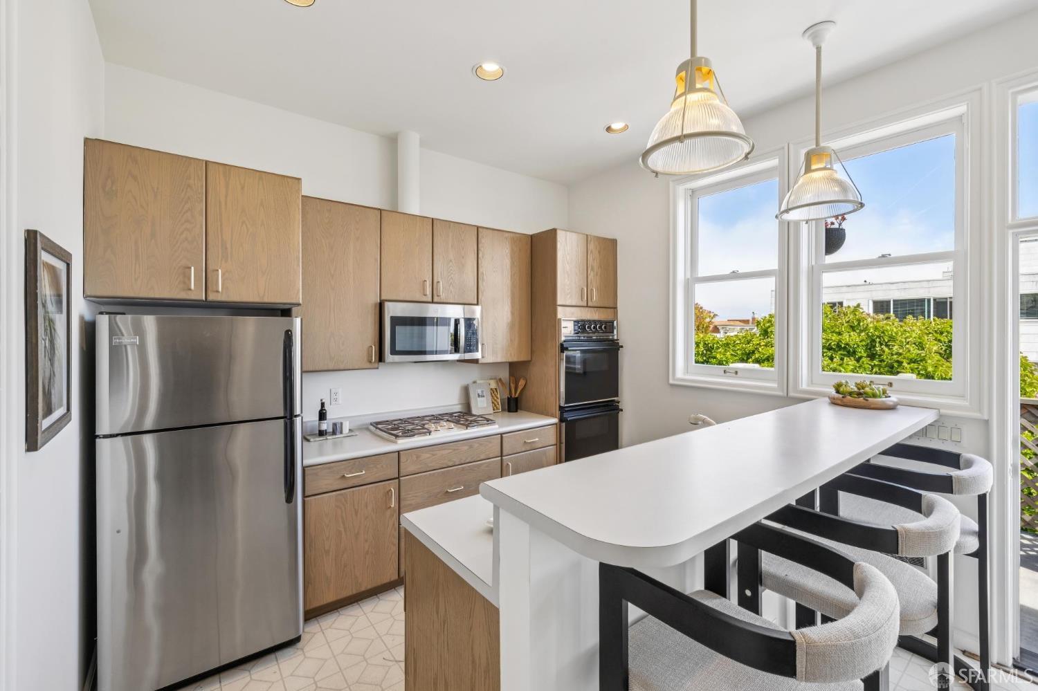 Detail Gallery Image 5 of 27 For 3364 21st St, San Francisco,  CA 94110 - – Beds | – Baths