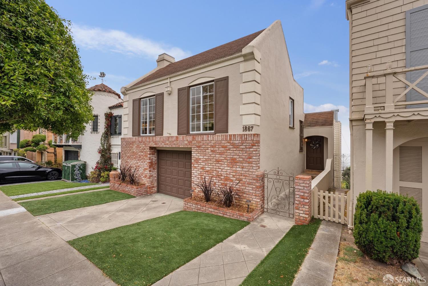Detail Gallery Image 2 of 75 For 1867 15th Ave, San Francisco,  CA 94122 - 3 Beds | 2 Baths