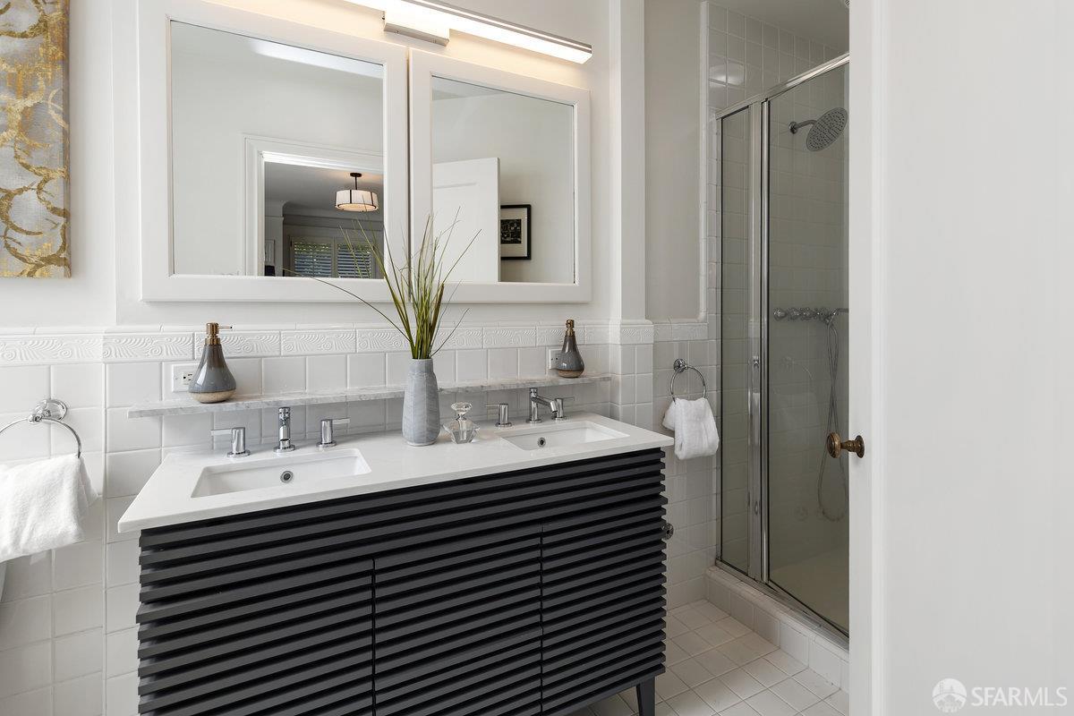 Detail Gallery Image 27 of 41 For 1998 Vallejo St #2,  San Francisco,  CA 94123 - 3 Beds | 2 Baths