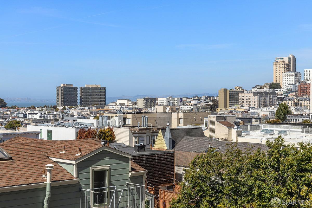 Detail Gallery Image 8 of 41 For 1998 Vallejo St #2,  San Francisco,  CA 94123 - 3 Beds | 2 Baths
