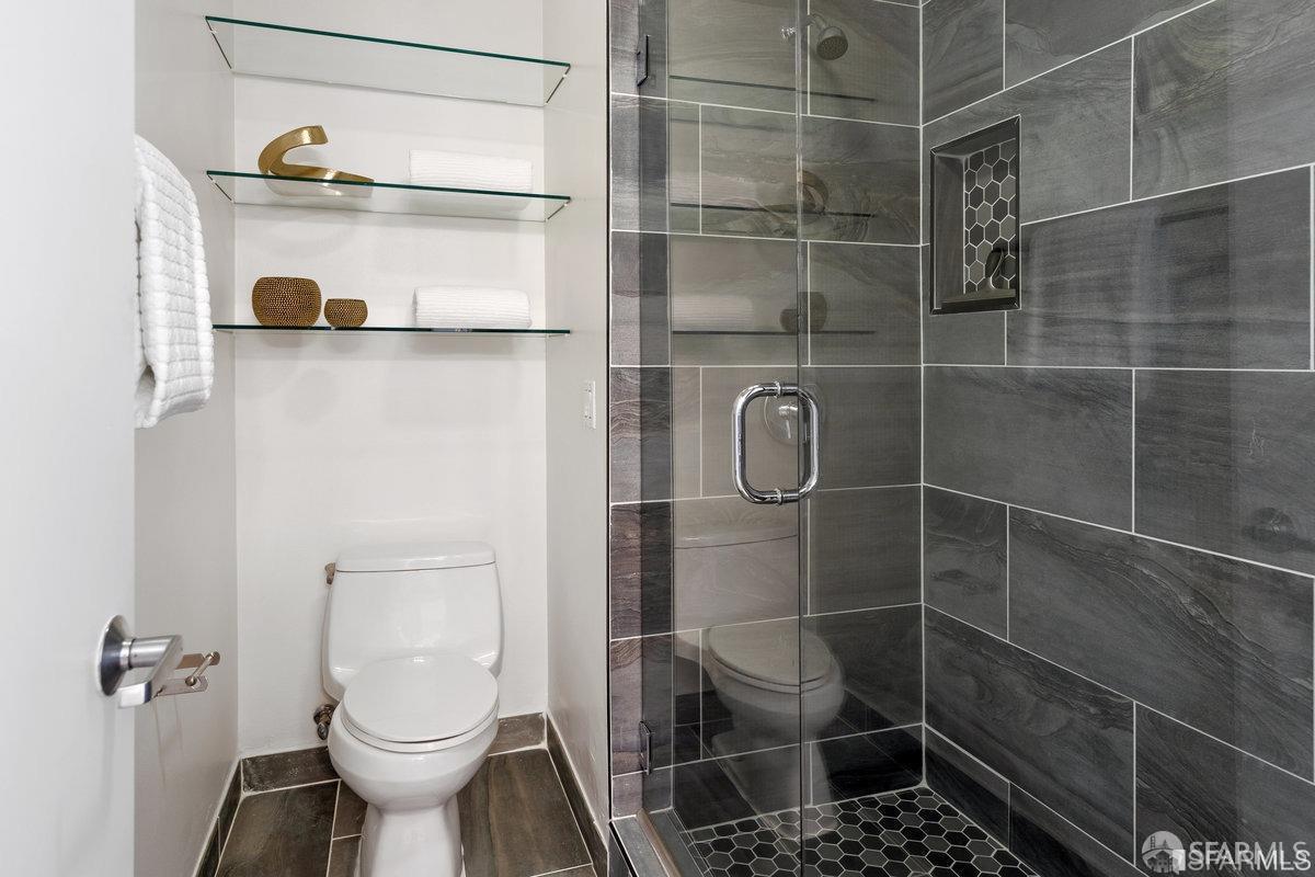 Detail Gallery Image 13 of 31 For 15 Lucerne St #B,  San Francisco,  CA 94103 - 2 Beds | 2/1 Baths