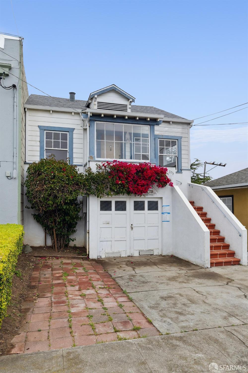 Detail Gallery Image 3 of 43 For 375 Byxbee St, San Francisco,  CA 94132 - 3 Beds | 1 Baths