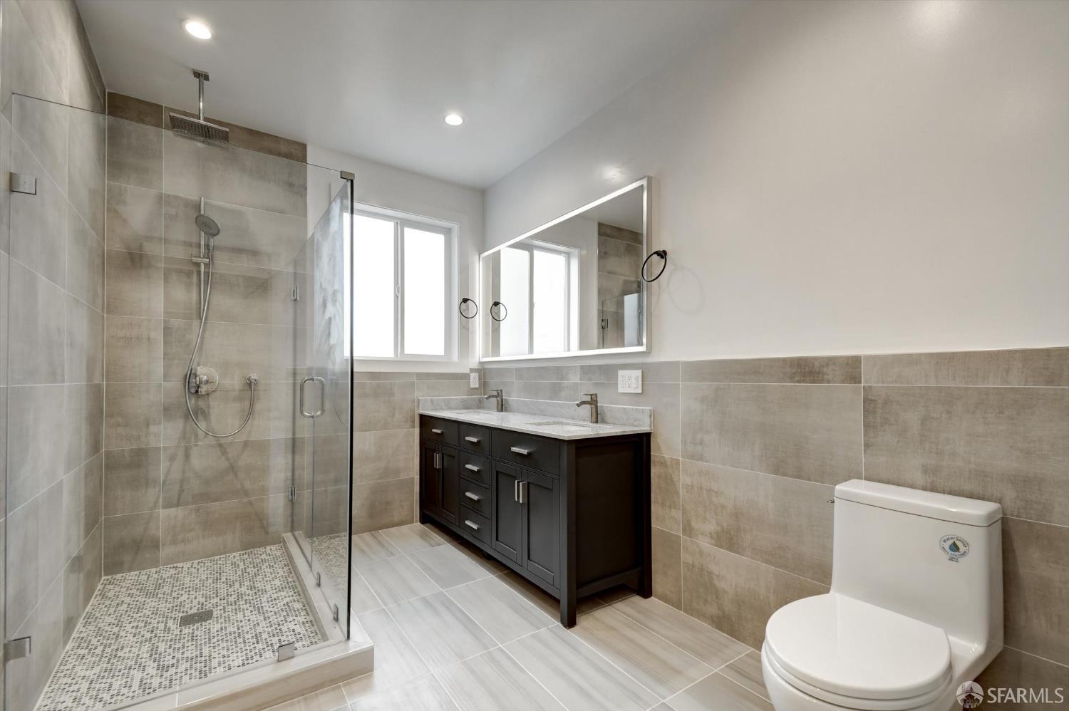 Detail Gallery Image 5 of 58 For 62 Vernon St, San Francisco,  CA 94132 - 7 Beds | 5/1 Baths
