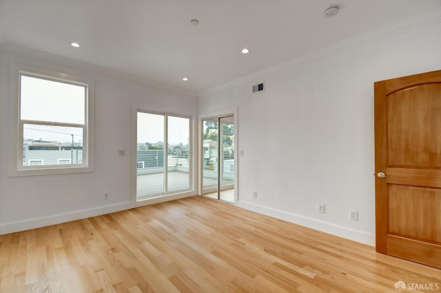 Detail Gallery Image 49 of 58 For 62 Vernon St, San Francisco,  CA 94132 - 7 Beds | 5/1 Baths