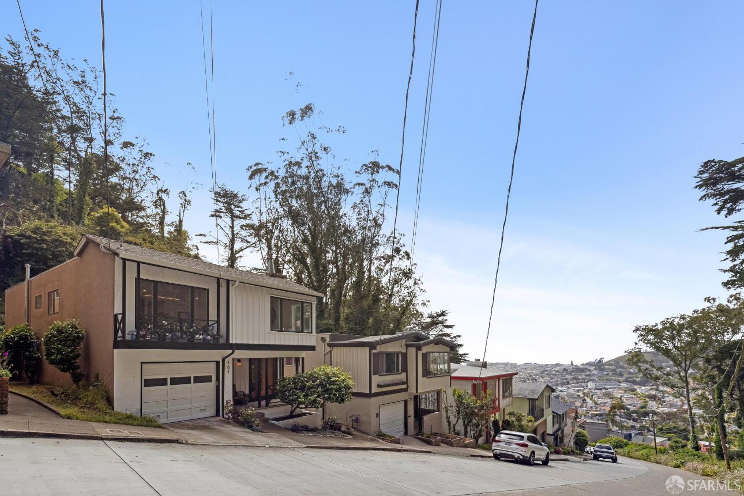 Detail Gallery Image 16 of 89 For 161 Dalewood Way, San Francisco,  CA 94127 - 4 Beds | 3 Baths