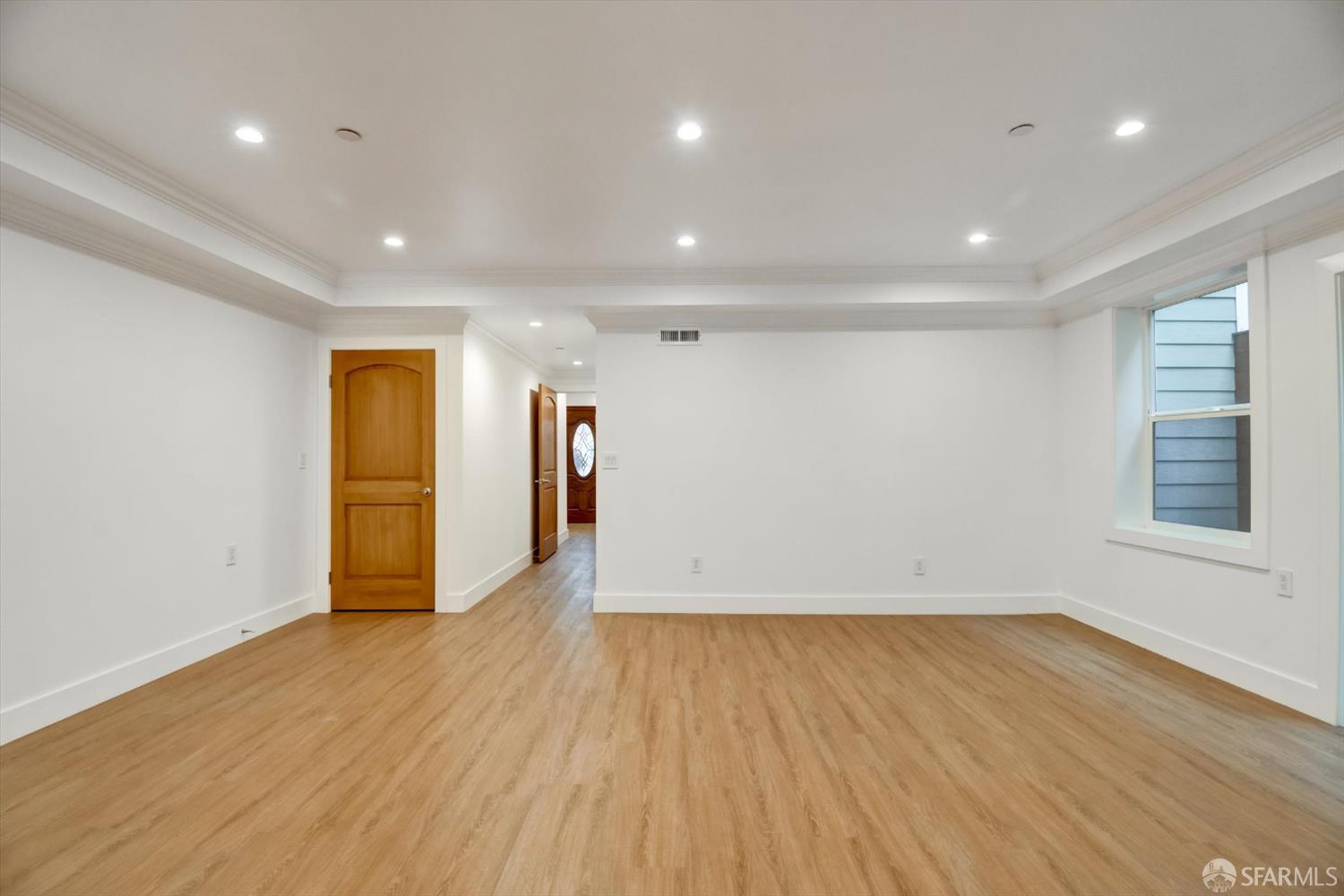 Detail Gallery Image 15 of 58 For 62 Vernon St, San Francisco,  CA 94132 - 7 Beds | 5/1 Baths