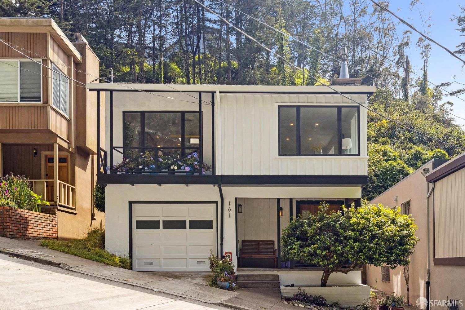 Detail Gallery Image 6 of 89 For 161 Dalewood Way, San Francisco,  CA 94127 - 4 Beds | 3 Baths