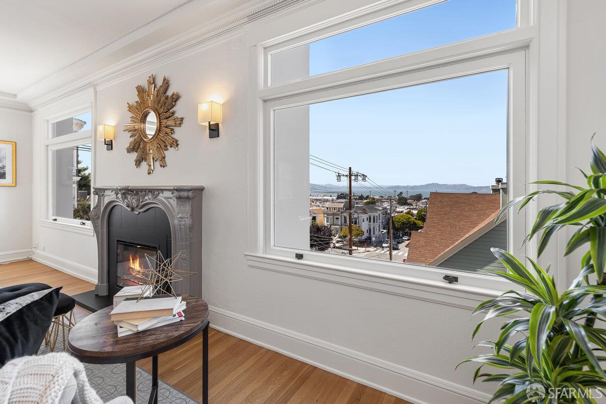 Detail Gallery Image 7 of 41 For 1998 Vallejo St #2,  San Francisco,  CA 94123 - 3 Beds | 2 Baths