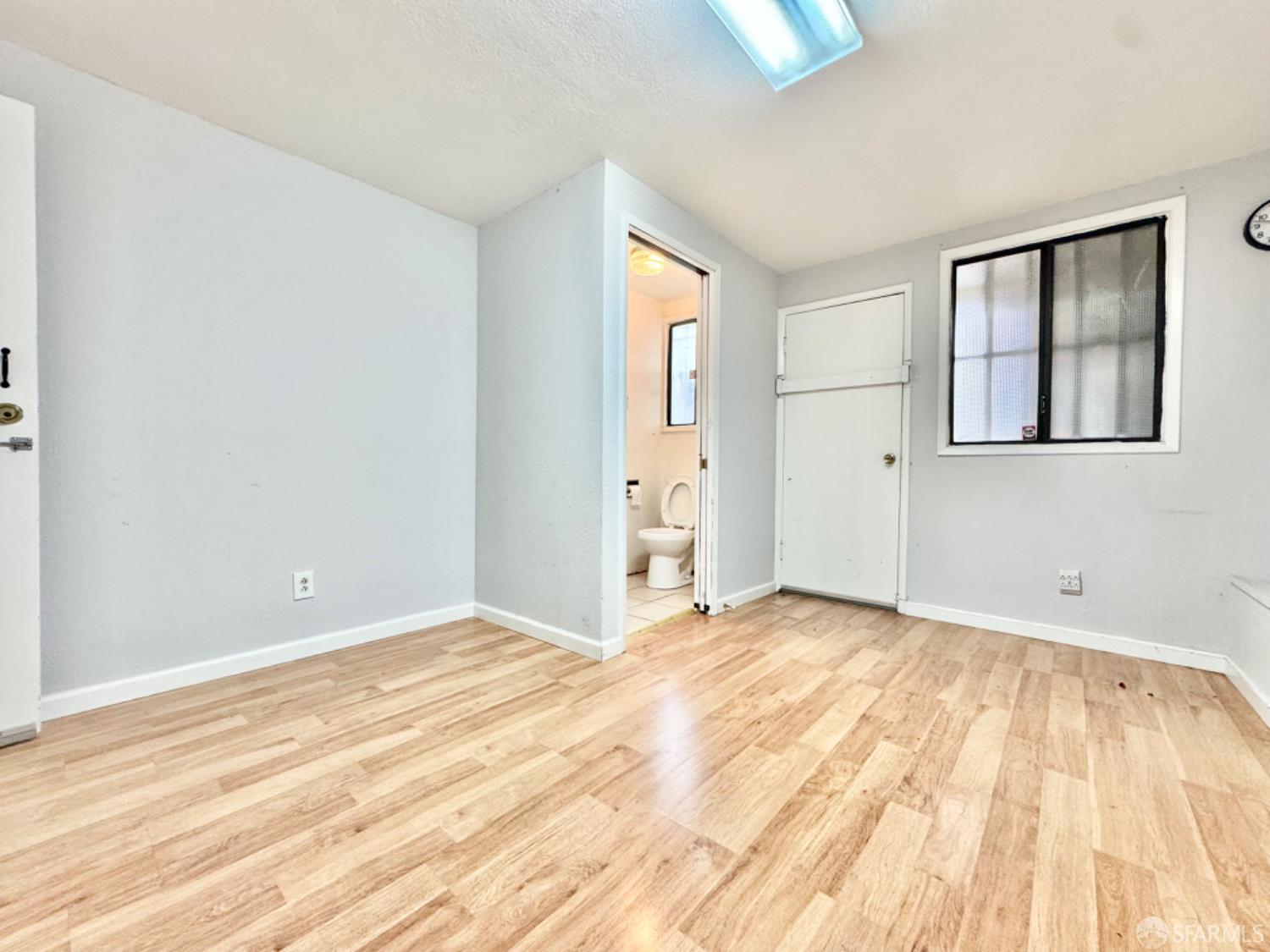 Detail Gallery Image 6 of 14 For 440 Clement St, San Francisco,  CA 94118 - – Beds | – Baths