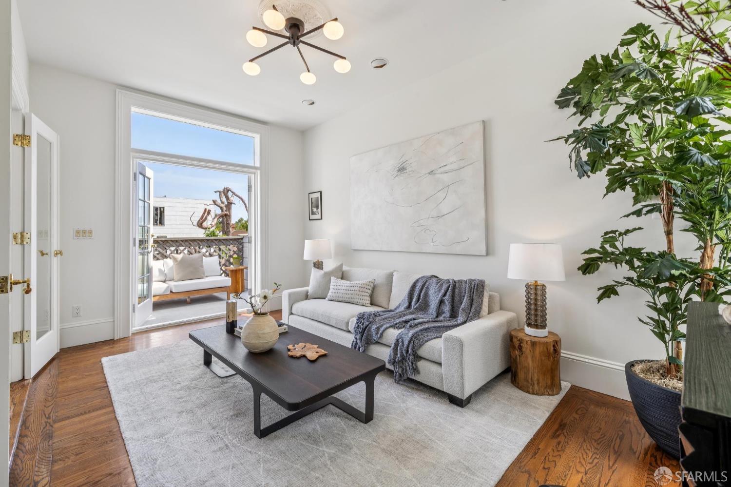 Detail Gallery Image 2 of 27 For 3364 21st St, San Francisco,  CA 94110 - – Beds | – Baths