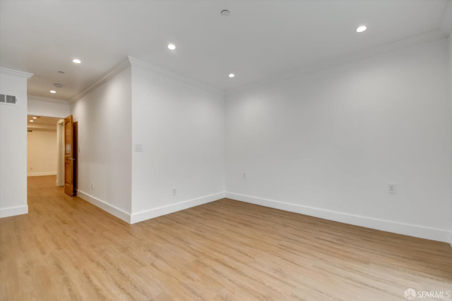 Detail Gallery Image 21 of 58 For 62 Vernon St, San Francisco,  CA 94132 - 7 Beds | 5/1 Baths