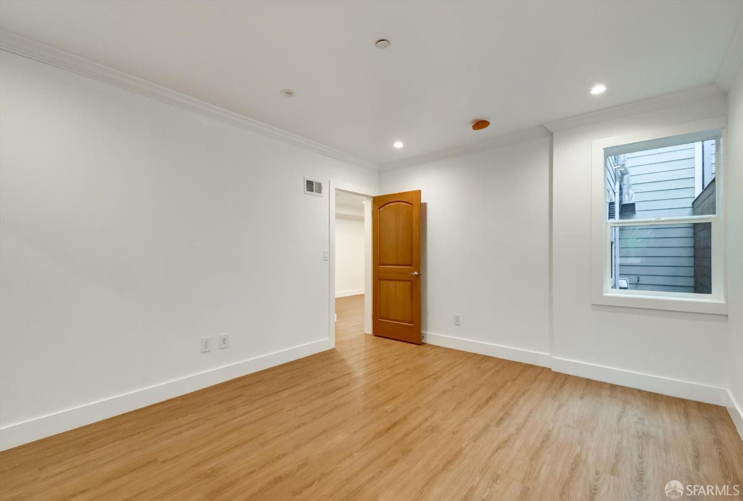Detail Gallery Image 17 of 58 For 62 Vernon St, San Francisco,  CA 94132 - 7 Beds | 5/1 Baths