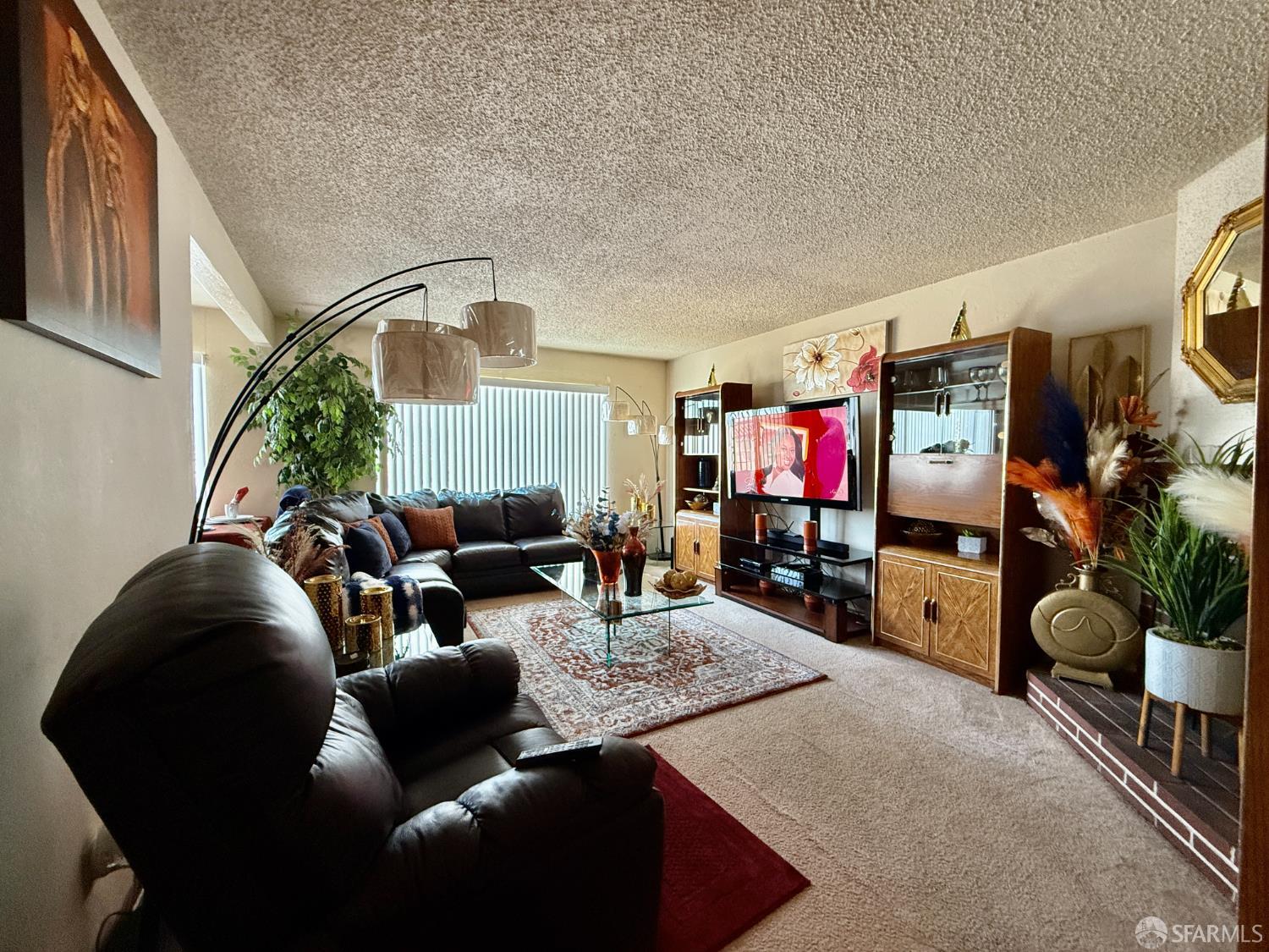 Detail Gallery Image 4 of 20 For 1438 Oakdale Ave, San Francisco,  CA 94124 - 3 Beds | 2 Baths