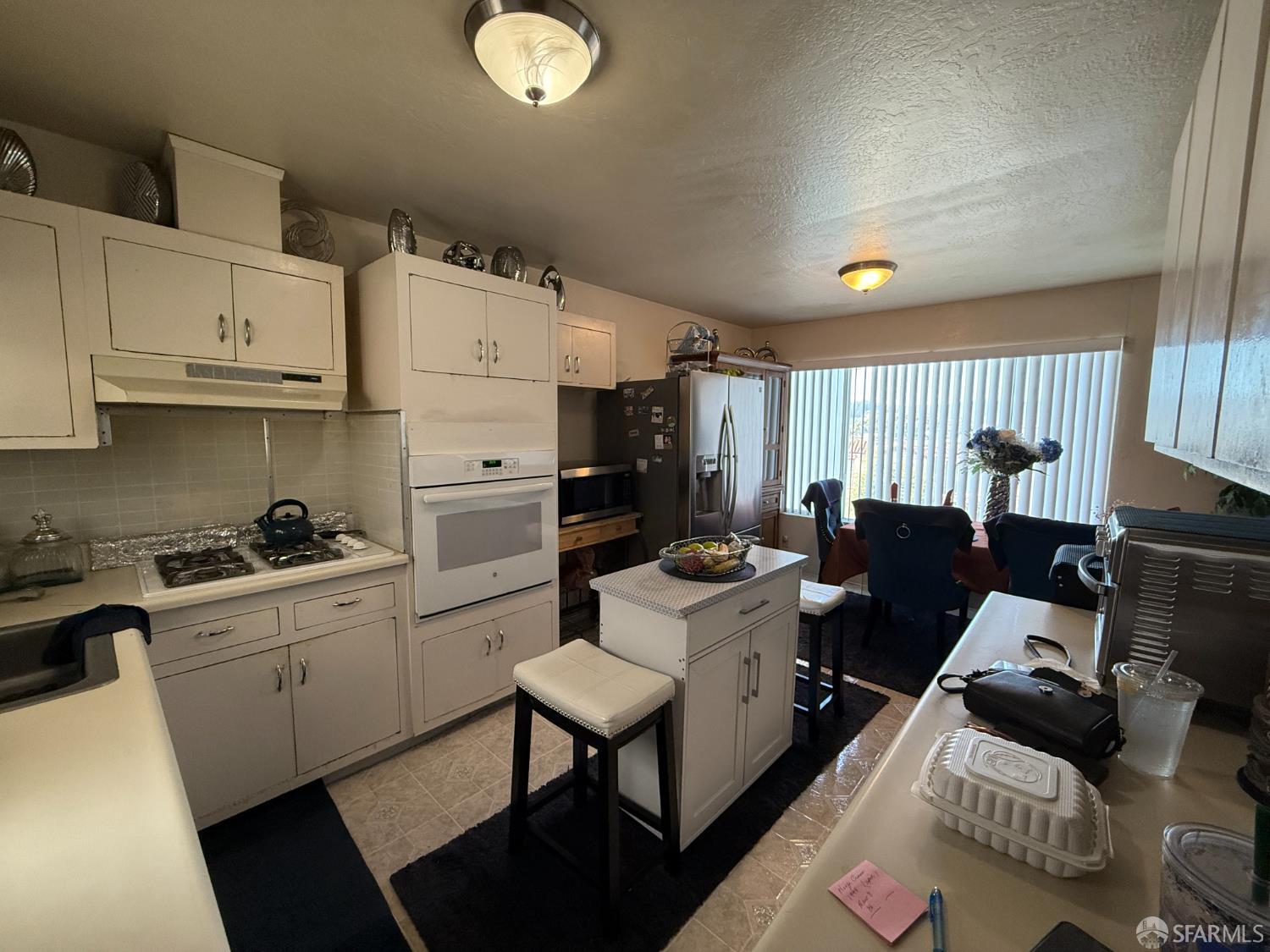 Detail Gallery Image 5 of 20 For 1438 Oakdale Ave, San Francisco,  CA 94124 - 3 Beds | 2 Baths