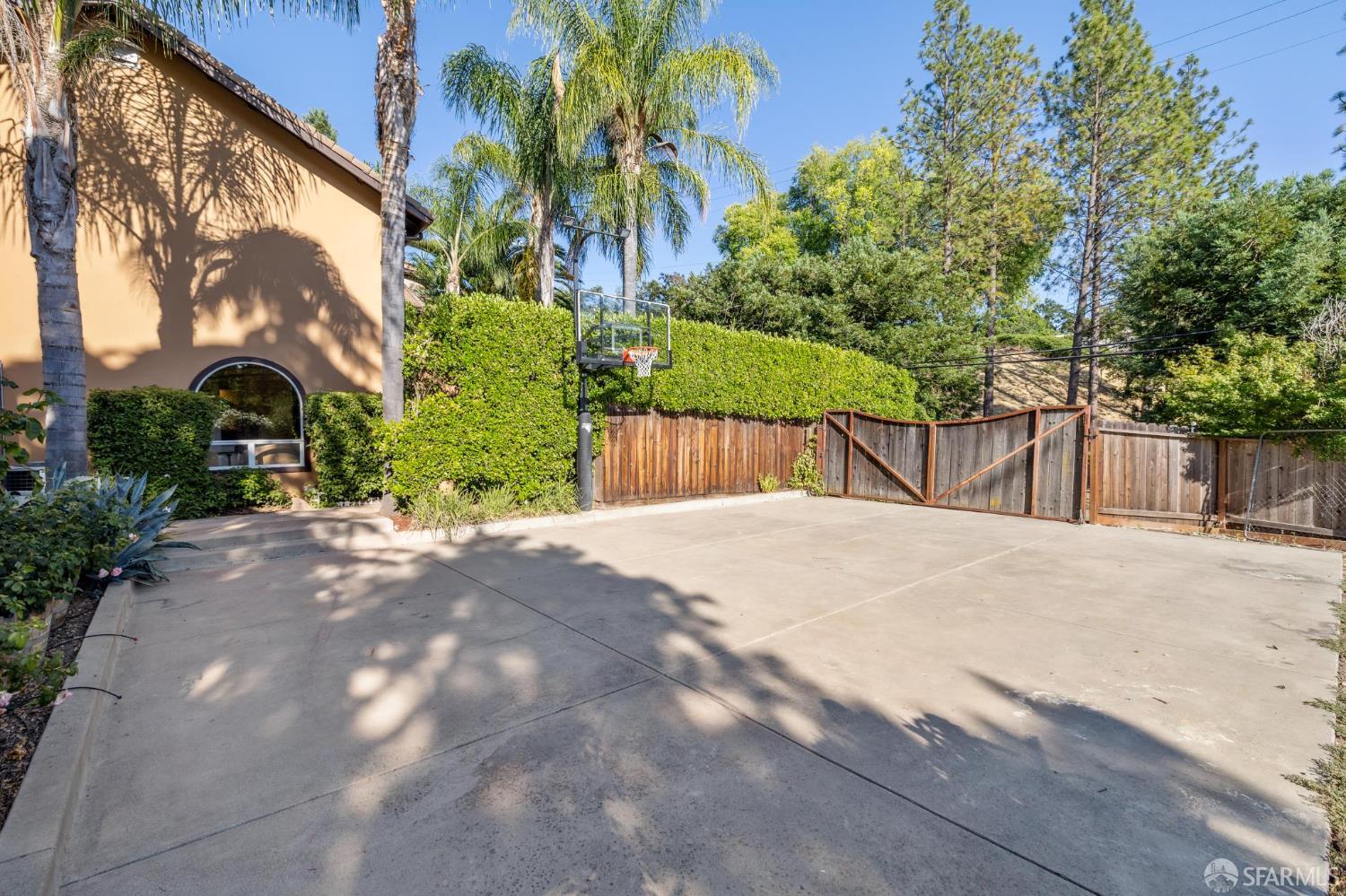 Detail Gallery Image 27 of 28 For 107 Verde Mesa Dr, Danville,  CA 94526 - 5 Beds | 4/1 Baths