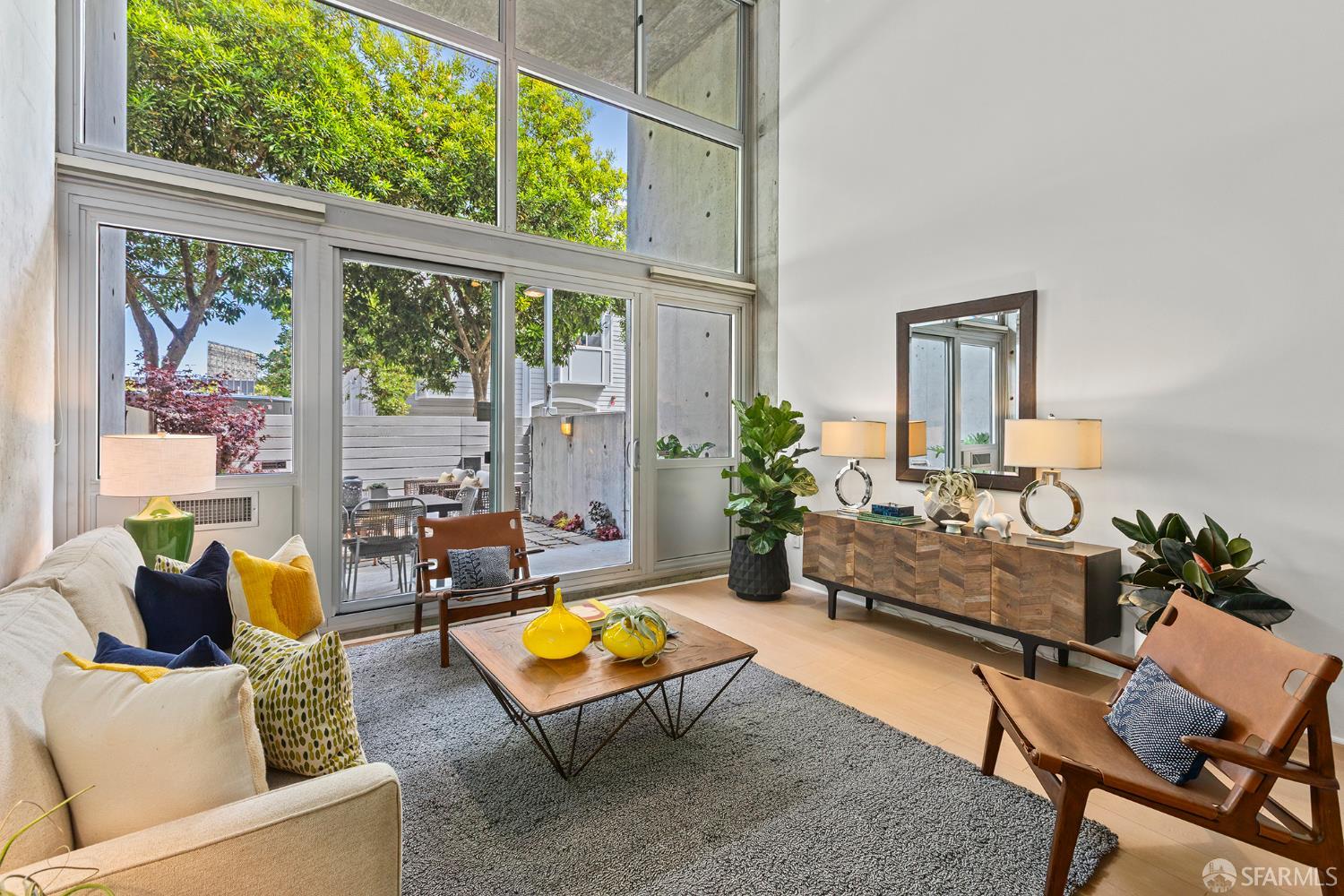 Photo #2: 425052747 Listing 