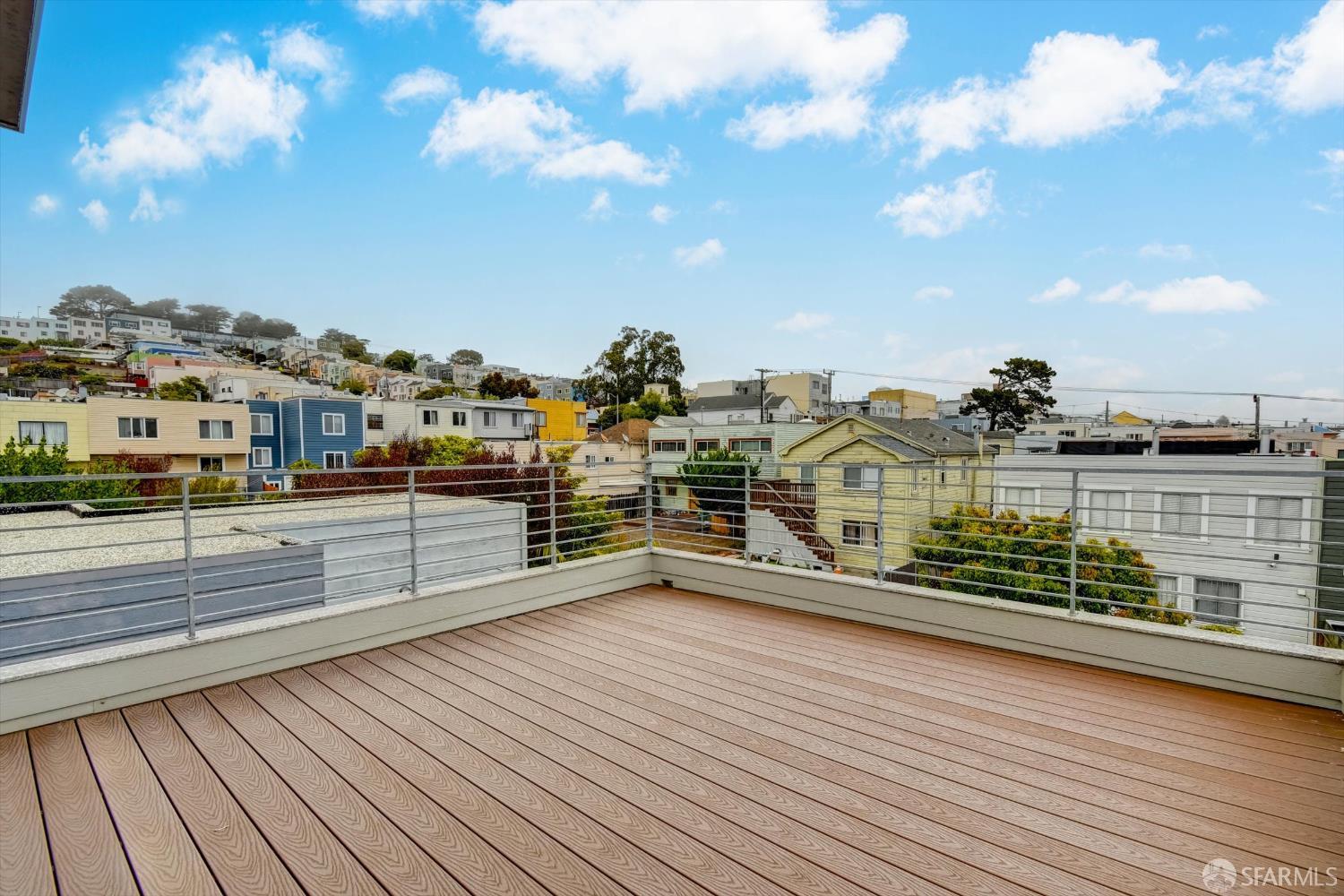 Detail Gallery Image 2 of 58 For 62 Vernon St, San Francisco,  CA 94132 - 7 Beds | 5/1 Baths