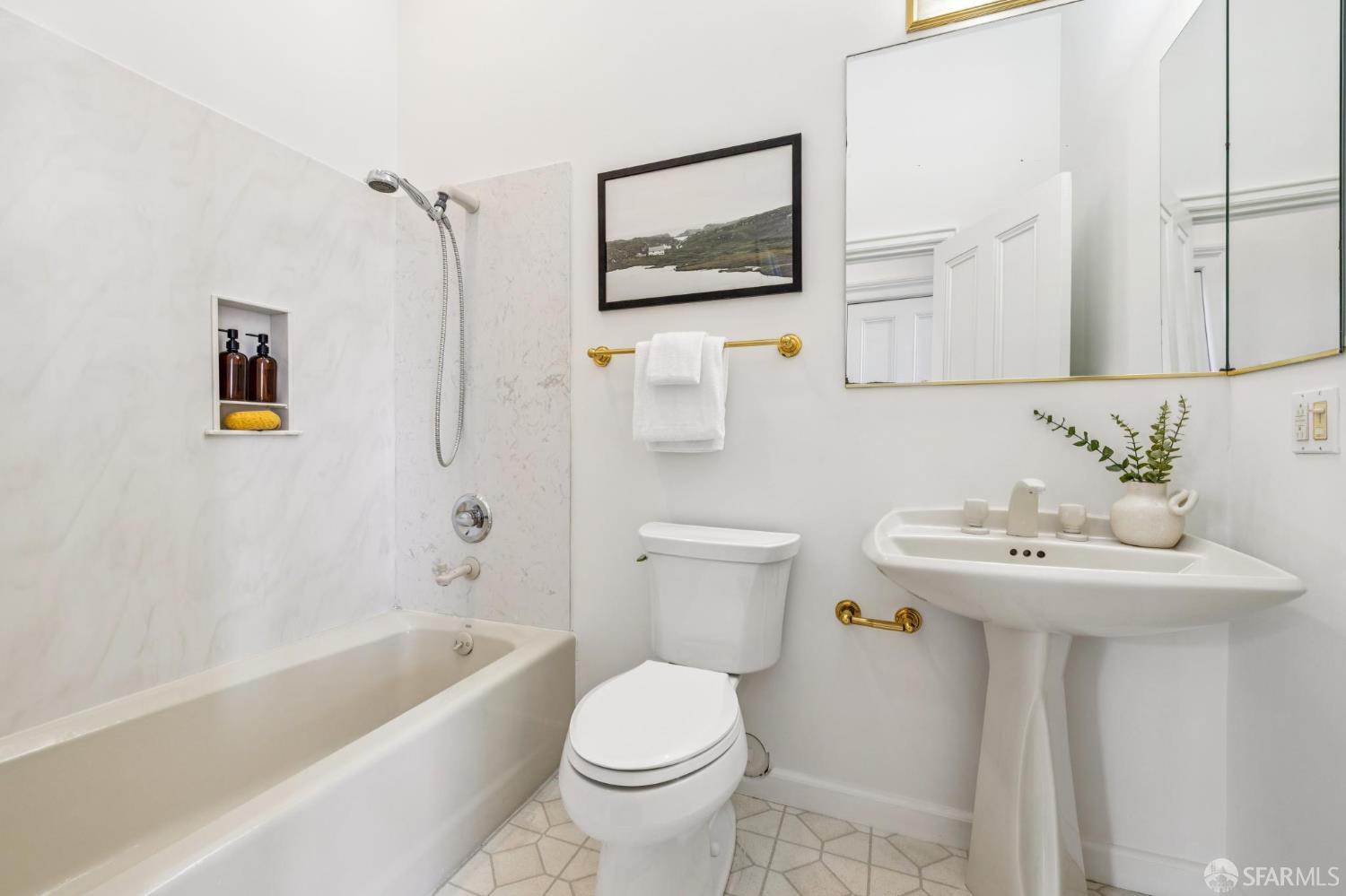 Detail Gallery Image 17 of 27 For 3364 21st St, San Francisco,  CA 94110 - – Beds | – Baths