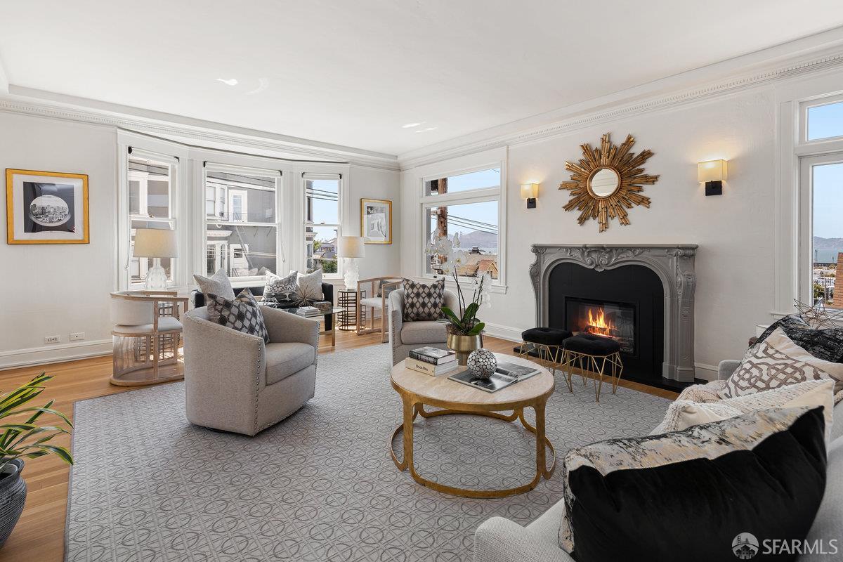 Detail Gallery Image 4 of 41 For 1998 Vallejo St #2,  San Francisco,  CA 94123 - 3 Beds | 2 Baths