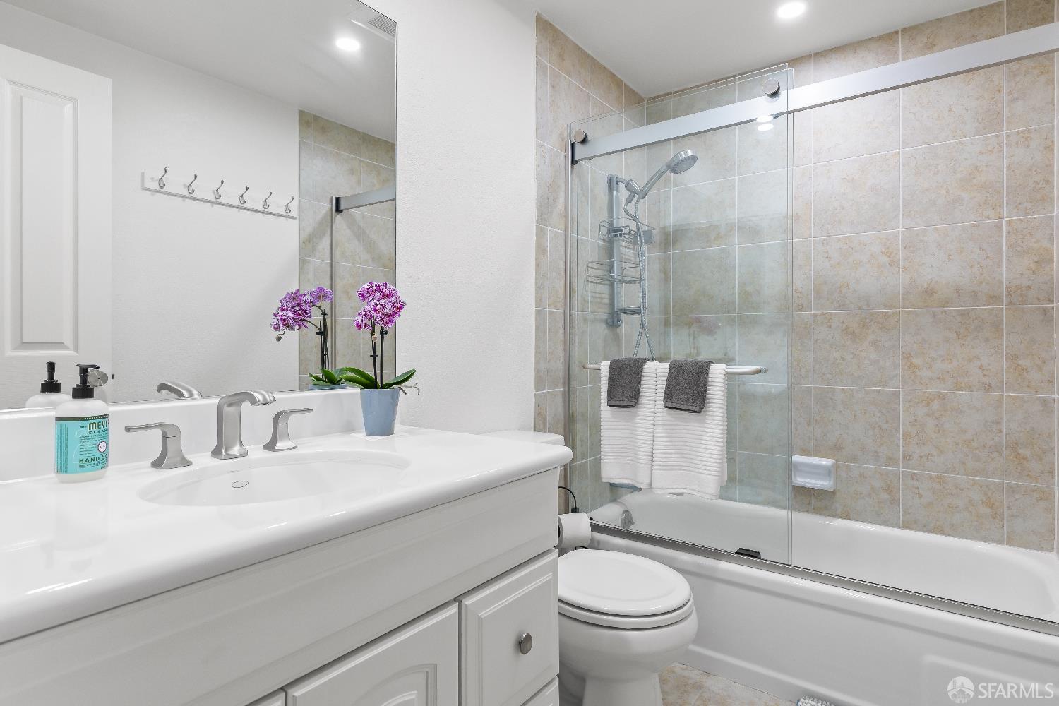 Detail Gallery Image 23 of 38 For 1541 Moraga Way, Moraga,  CA 94556 - 3 Beds | 2/1 Baths
