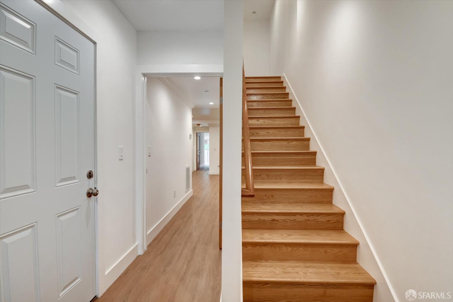 Detail Gallery Image 10 of 58 For 62 Vernon St, San Francisco,  CA 94132 - 7 Beds | 5/1 Baths
