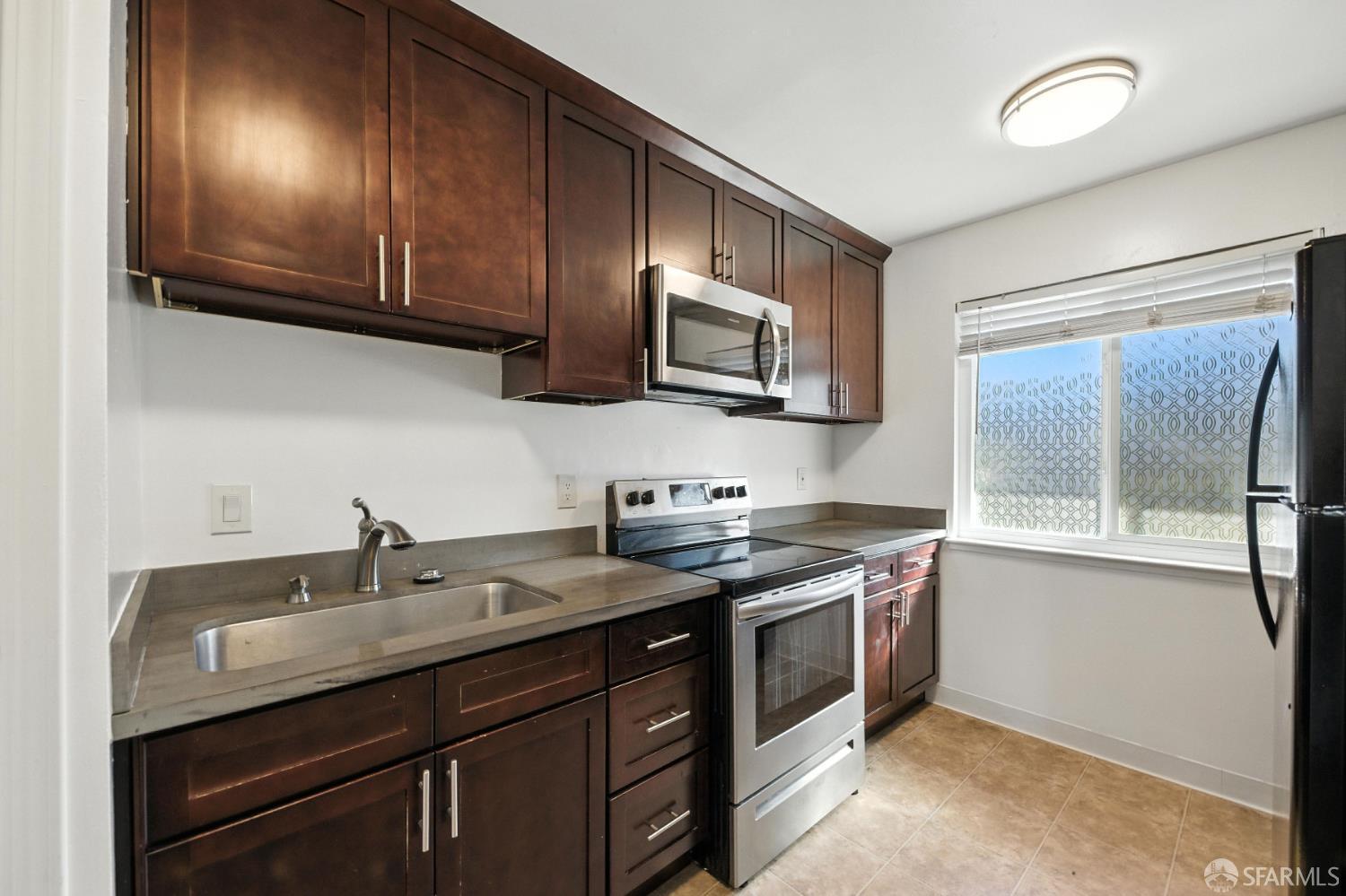 Detail Gallery Image 5 of 16 For 1543 Berrellesa St #1547,  Martinez,  CA 94553 - 2 Beds | 1 Baths