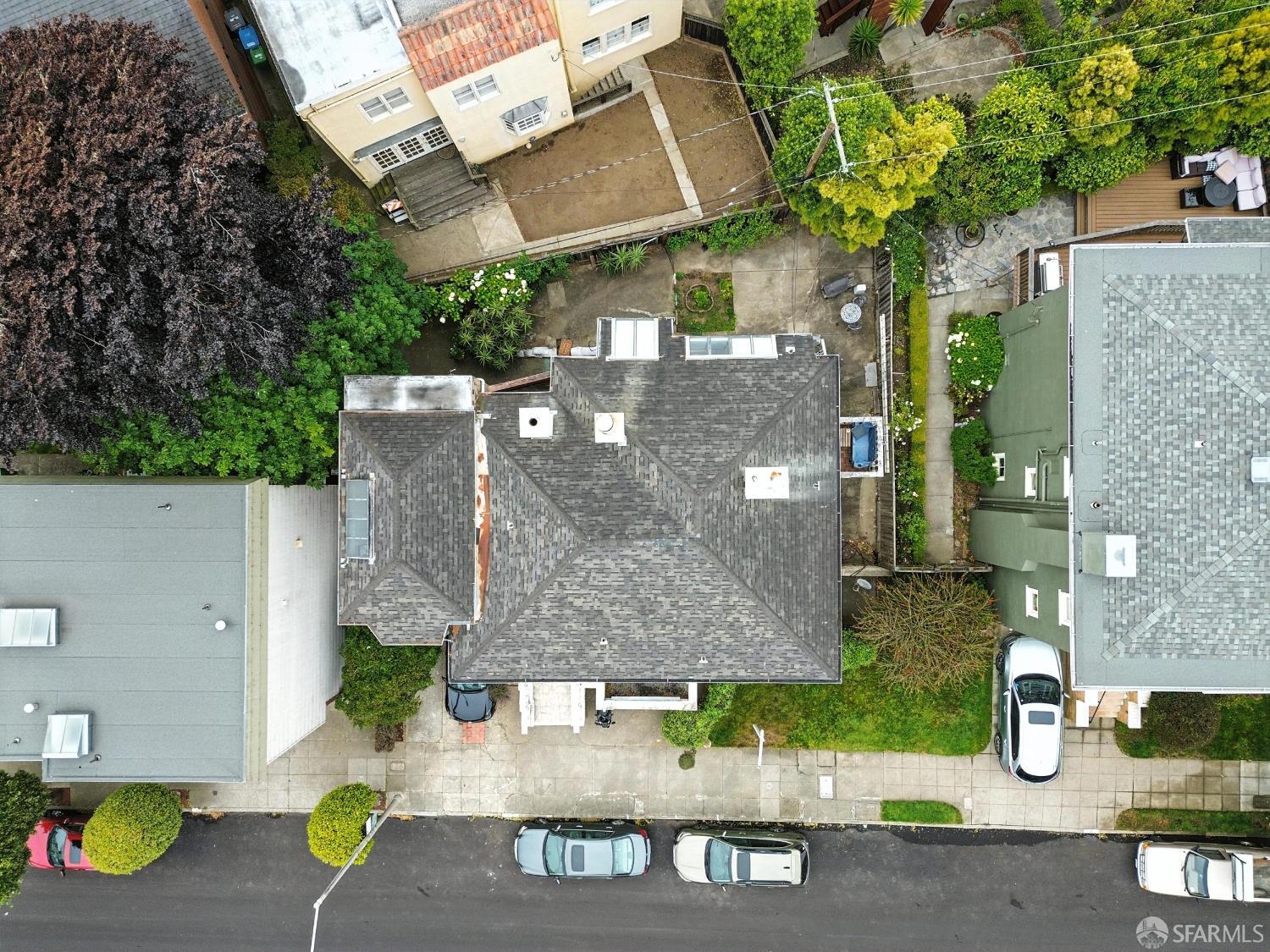 Detail Gallery Image 5 of 8 For 160 Wawona St, San Francisco,  CA 94127 - 3 Beds | 4 Baths