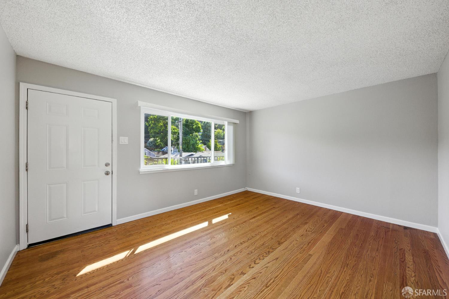 Detail Gallery Image 2 of 16 For 1543 Berrellesa St #1547,  Martinez,  CA 94553 - 2 Beds | 1 Baths