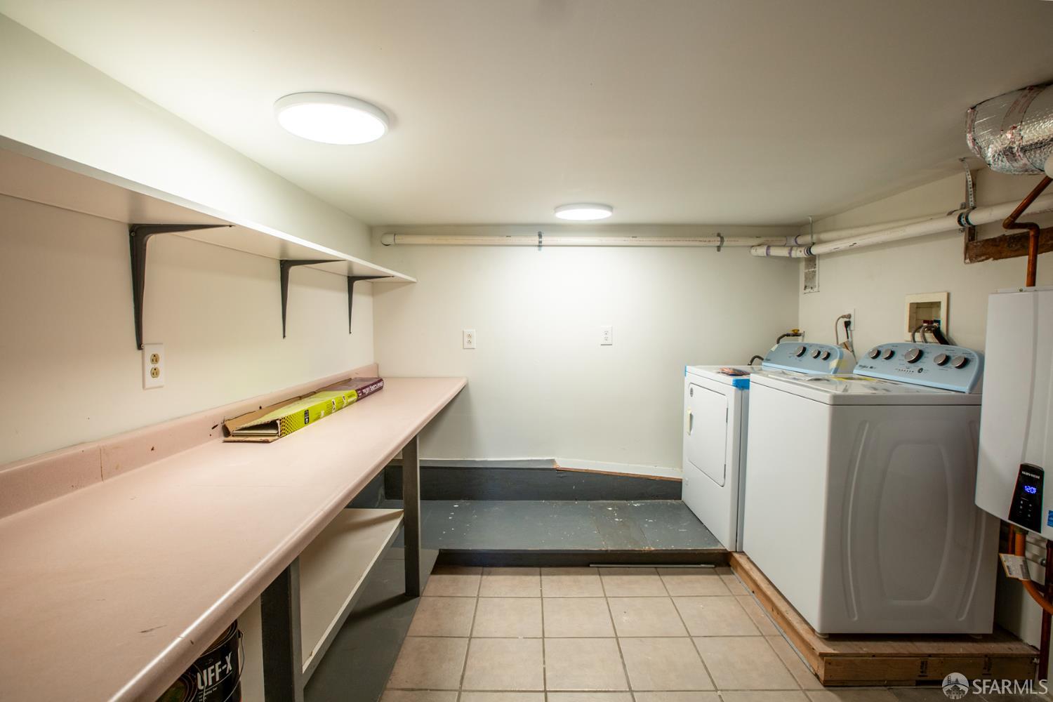 Detail Gallery Image 11 of 14 For 316 Bridgeview Dr, San Francisco,  CA 94124 - 3 Beds | 2 Baths