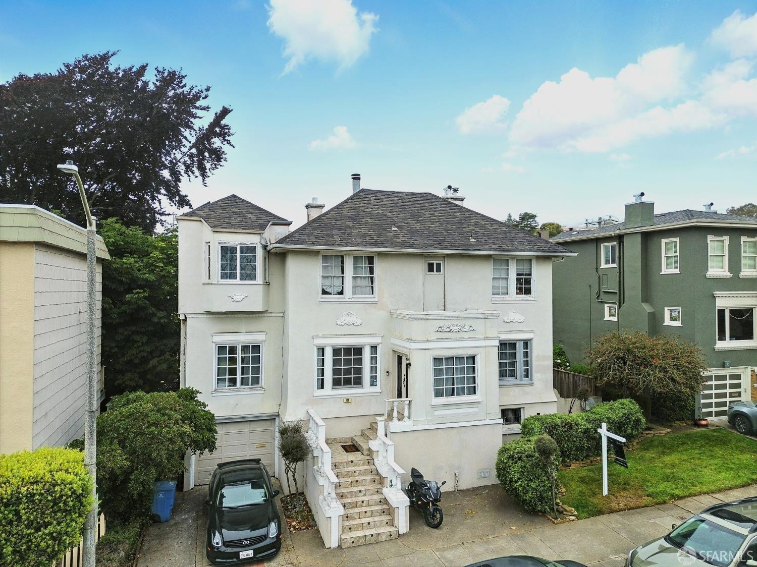 Detail Gallery Image 3 of 8 For 160 Wawona St, San Francisco,  CA 94127 - 3 Beds | 4 Baths