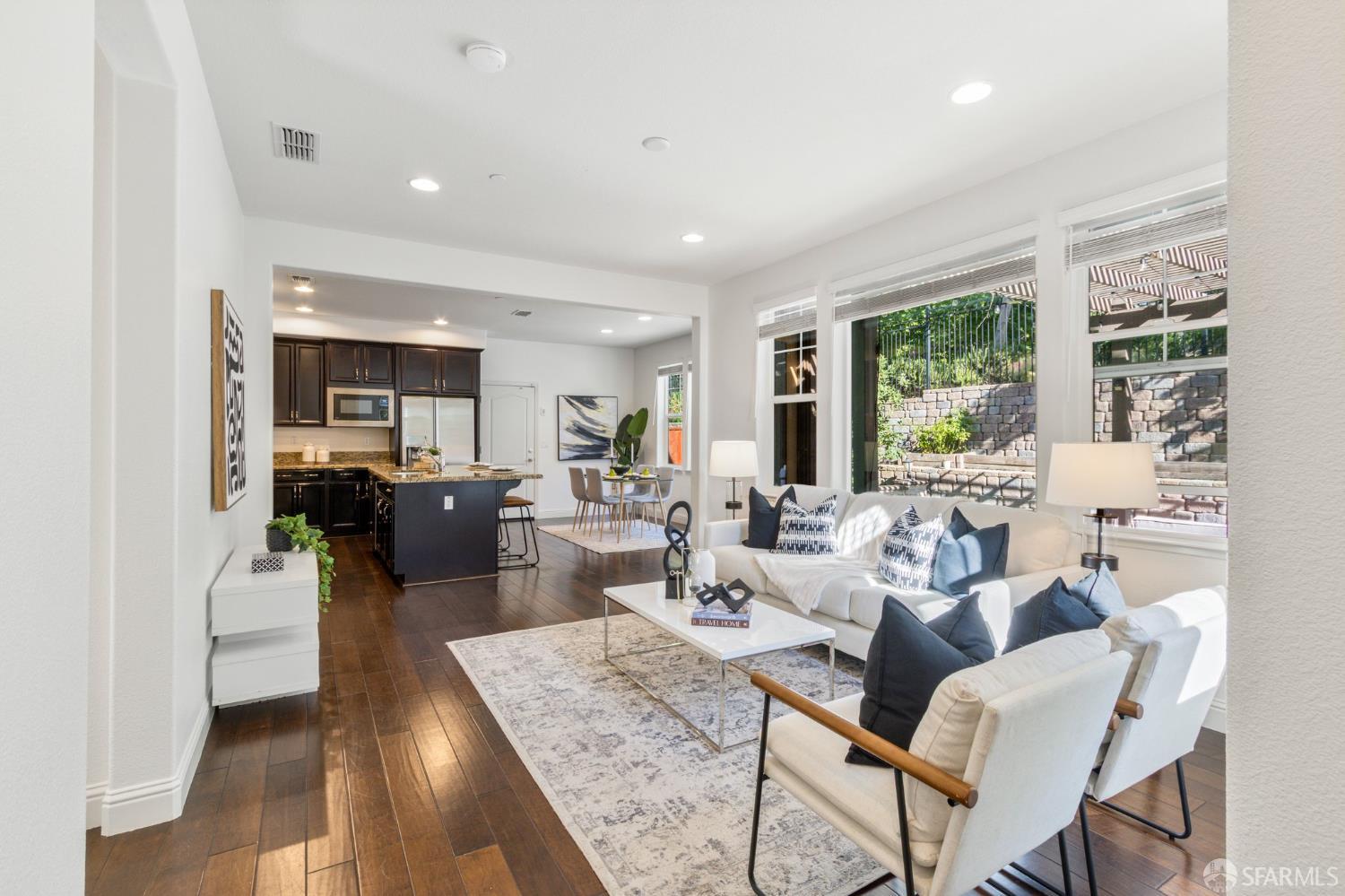 Detail Gallery Image 6 of 61 For 3069 Vittoria Loop, Dublin,  CA 94568 - 5 Beds | 4 Baths